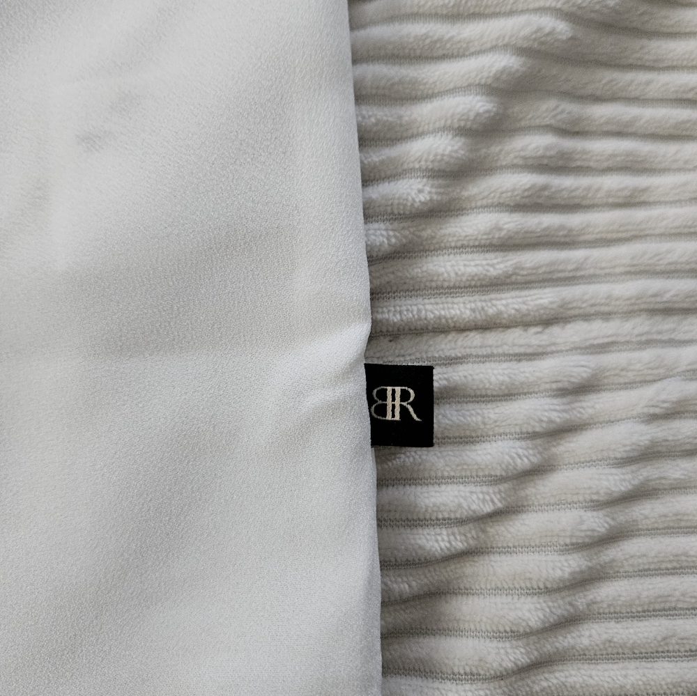 Banana Republic White V-Neck Blouse Size L - Picture 6 of 8